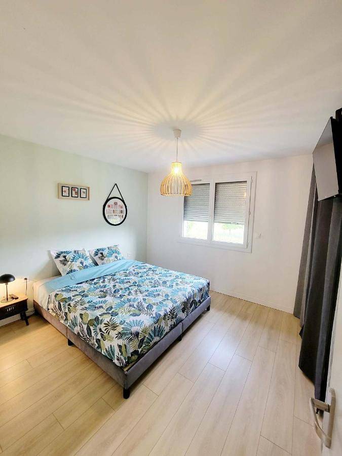 Location de vacances pour 5 personnes, avec jardin ainsi que piscine et vue à Brens - 4