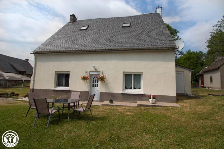 Gîte pour 4 personnes, avec jardin à Avèze - 2