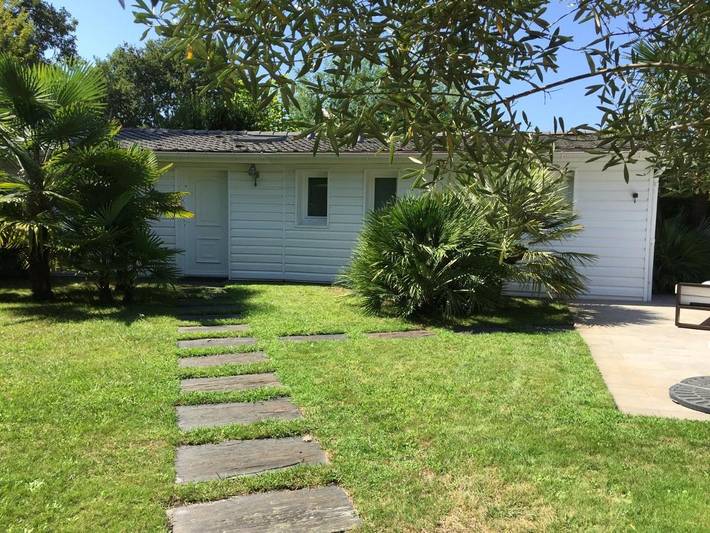 Location de vacances pour 4 personnes, avec piscine et jardin dans Plage du Mauret - 2