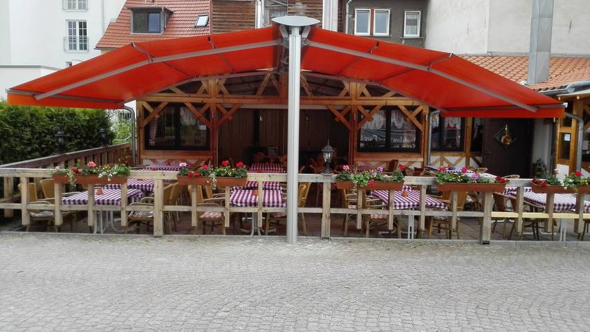 Ganze Ferienwohnung, Südtiroler Stubn Café und Restaurant - m.1 komb. Wohn-/Schlafr., Küche, Du, Wc, 30m², 3 P. in Arnstadt (Thüringen), Arnstadt