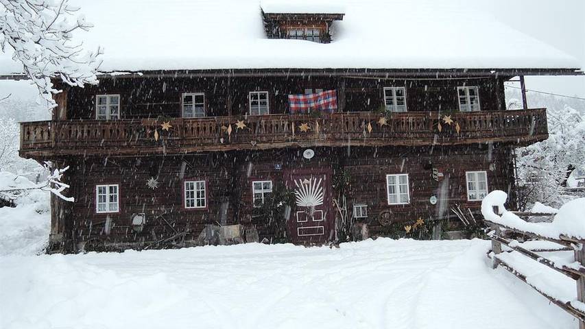 Hütte für 4 Personen, mit Ausblick und Garten sowie Seeblick, kinderfreundlich am Millstätter See