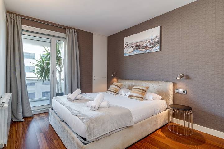 Ferienwohnung für 5 Personen, mit Terrasse in Barcelona - 4