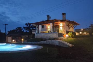 Villa für 14 Personen, mit Balkon und Garten, mit Haustier in Chalkidiki
