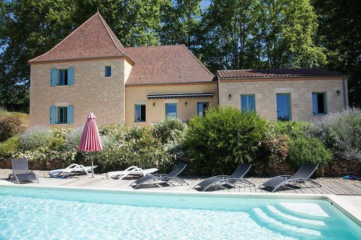 Gîte pour 8 personnes, avec terrasse et jardin à Sarlat-la-Canéda