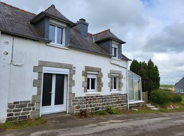 Gîte pour 4 personnes, avec jardin à Poullaouen
