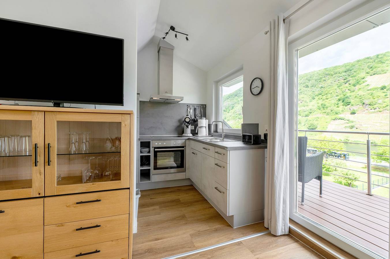 Appartement 'Moselnest' met uitzicht op het meer, gedeelde tuin en Wi-Fi, foto 7