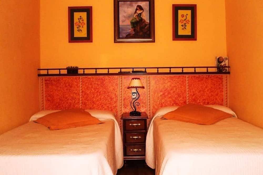Apartamentos Huerta Carúa. 4 personas, barbacoa, Wifi, terraza, rural. in Villamayor (Piloña), Piloña