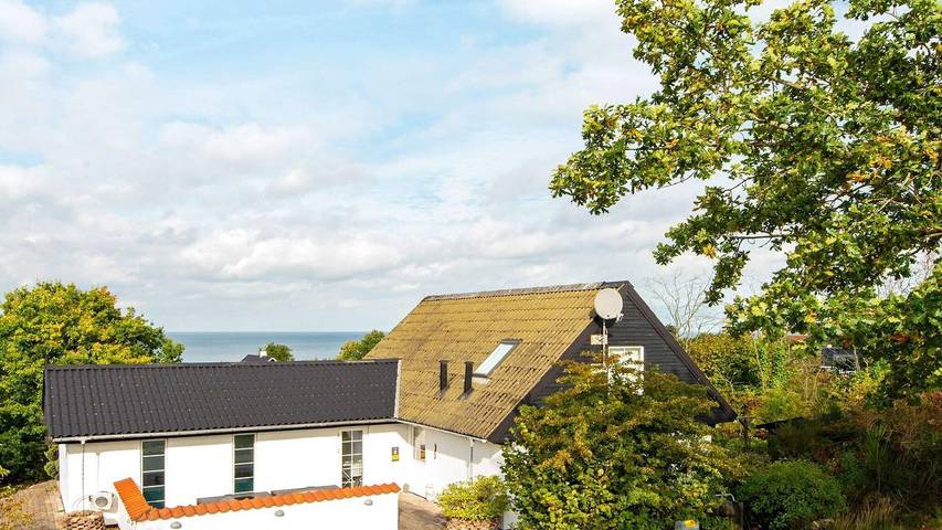 Ferienhaus für 11 Personen, mit Pool und Sauna sowie Garten in Djursland