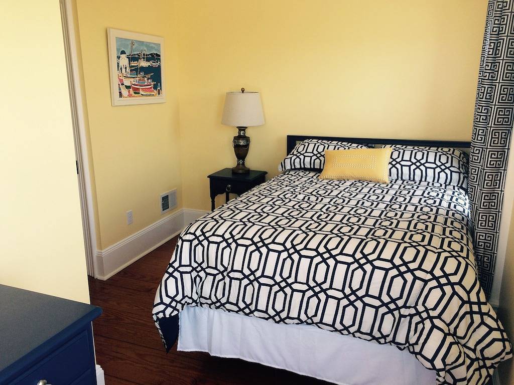 Geräumiges Strandhaus 1. 5 Blocks zum Strand am Silbersee mit spektakulärem See in Belmar (NJ), Monmouth County