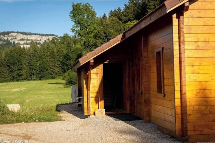 Gîte pour 6 personnes, avec terrasse et jacuzzi, animaux acceptés dans Lac de Bonlieu - 3