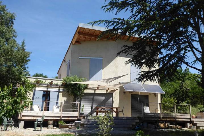 Location de vacances pour 7 personnes, avec terrasse et jardin à Mane