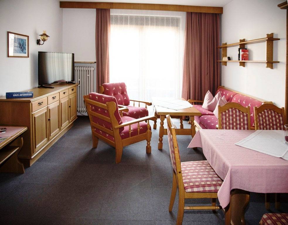 Apartamento vacacional entero, Haus "Feichtner" - Holiday flat Brach in central location in Reit im Winkl, Alpes Bávaros