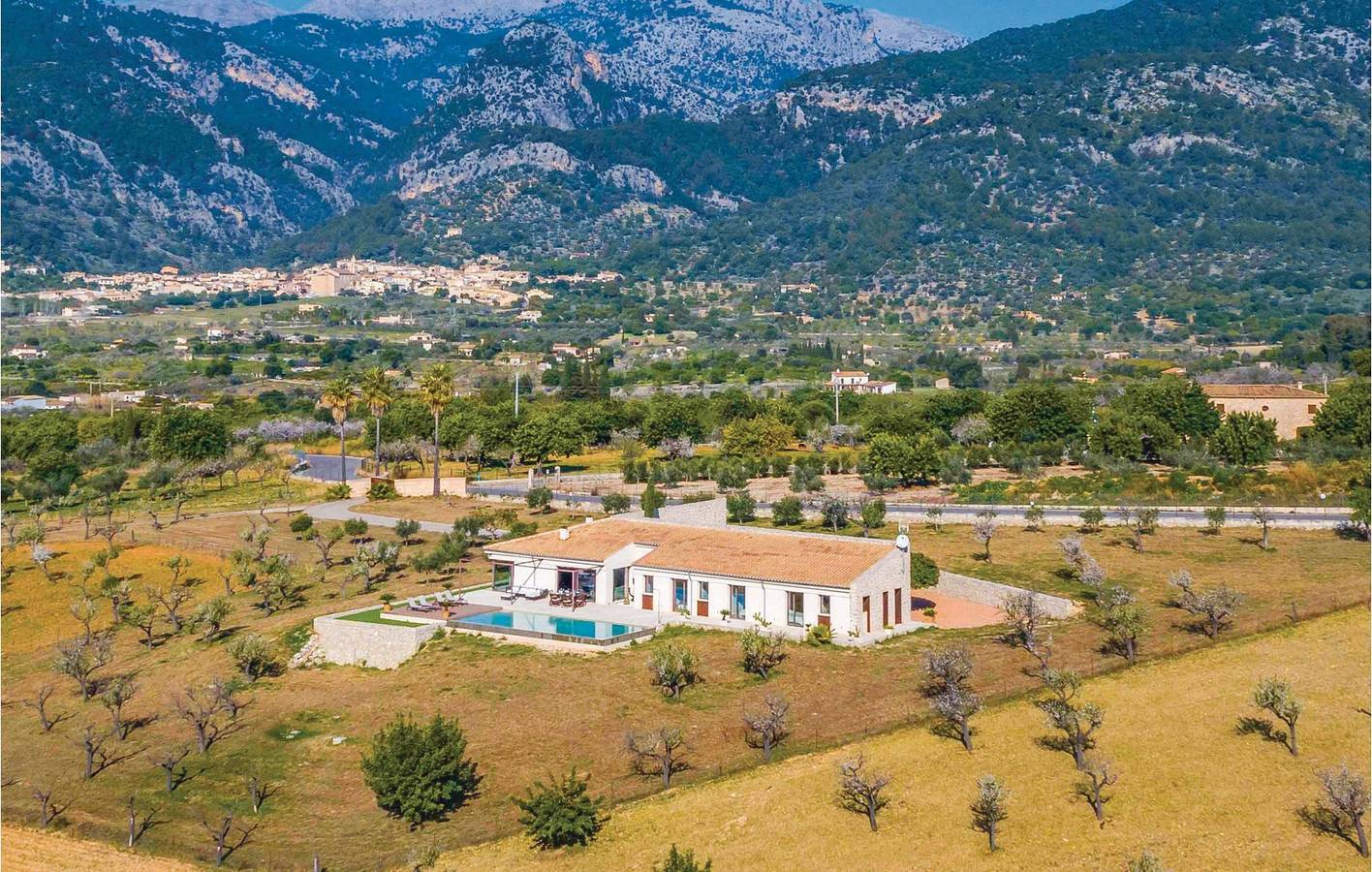 Selva Wohnung: AC, Pool, Küche, WiFi, Grill in Selva, Mallorca Inselmitte