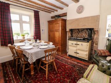 Log Cabin for 6 People in Alton Towers, Staffordshire, Photo 4
