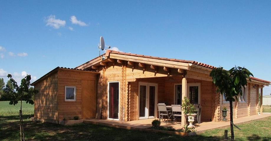 Location de vacances pour 8 personnes, avec vue et jardin dans Saint-Laurent-de-la-Barrière