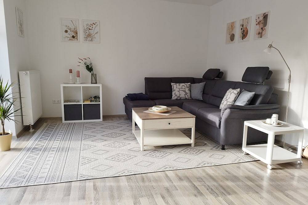 Ganze Wohnung, Ferienwohnung Auszeit direkt am Radweg gelegen. in Warburg, Kreis Höxter