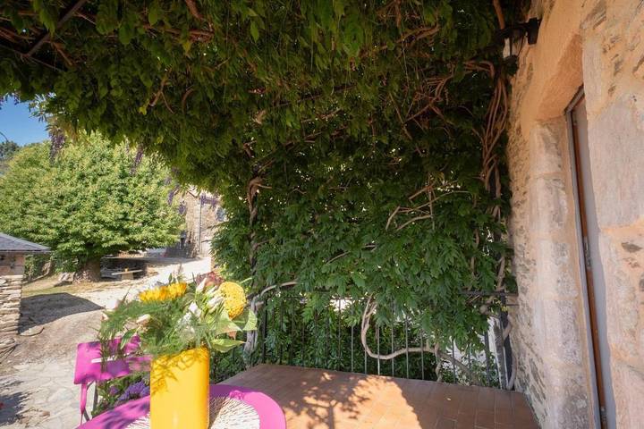Location de vacances pour 6 personnes, avec terrasse et jardin à Saint-Julien-des-Points - 2