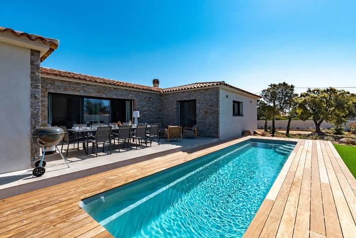 Maison de vacances pour 10 personnes, avec Jacuzzi et Terrasse ainsi que Jardin et Piscine à Lecci