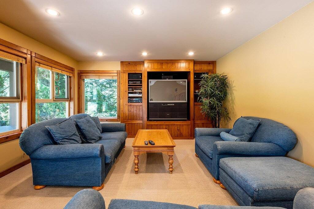 Marmot's Meadow Chalet: Tranquil 14th Fairway - Private Hot Tub in Whistler, Whistler Blackcomb