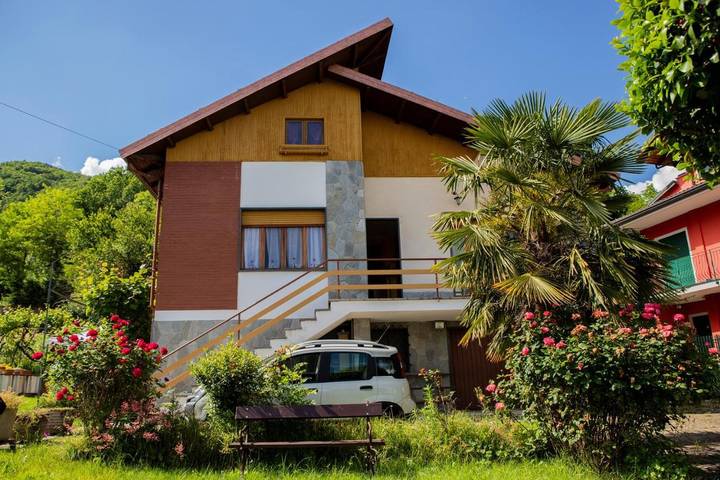 Location de vacances pour 8 personnes, avec jardin ainsi que terrasse et vue, animaux acceptés à Giaveno