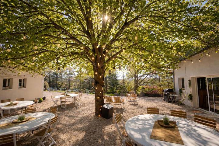 Location de vacances pour 20 personnes, avec jardin ainsi que piscine et jacuzzi à Treuzy-Levelay - 2