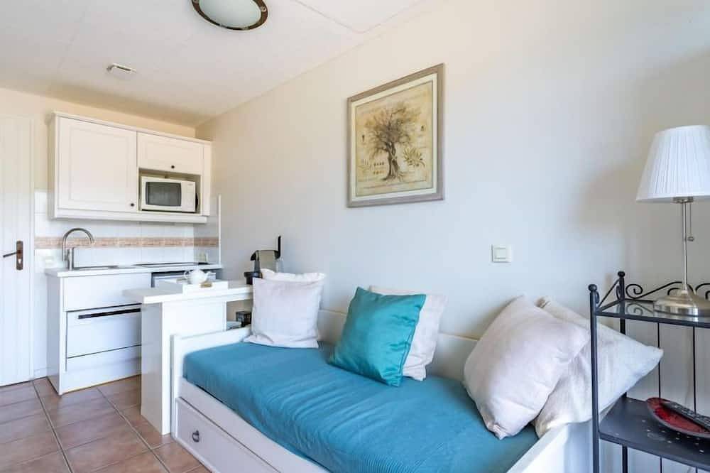 Ganze Wohnung, Cap Négre : Domaine de la Pinède by Interhome in Pramousquier, Le Lavandou
