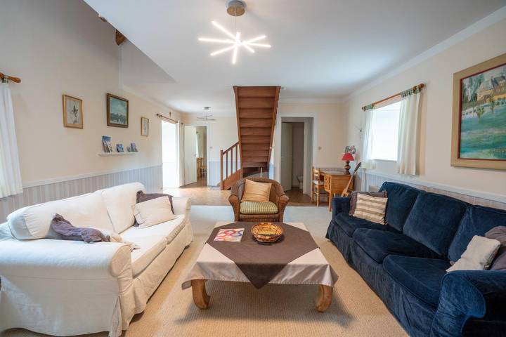 Gîte pour 6 personnes, avec jardin à Pléhédel