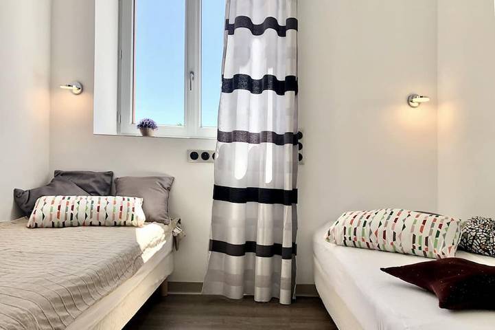 Gîte pour 5 personnes, avec balcon dans Plage Du Capelan Bandol - 3