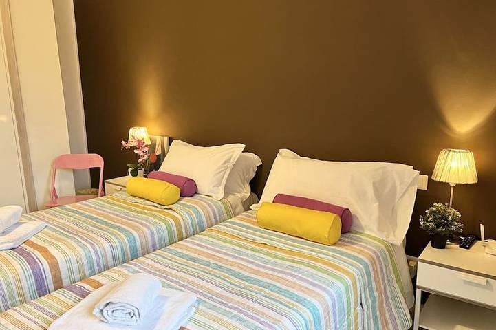 Appartement entier, Bnbook- Via Torino Train Station in Rho, Province de Milan