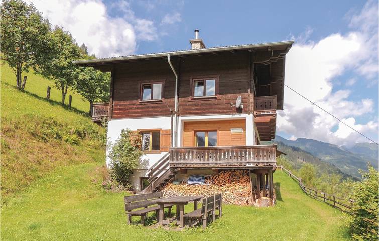 Ferienhaus für 10 Personen, mit Terrasse und Garten sowie Sauna in Hüttschlag