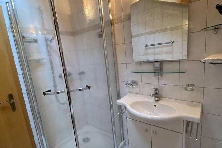 Location de vacances pour 5 personnes, avec jardin à Albinen - 4