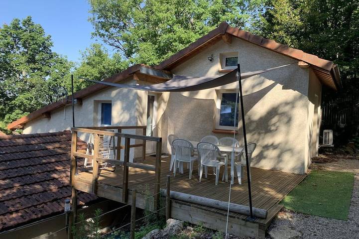 Location de vacances pour 5 personnes, avec Terrasse et Jardin à Crémieu