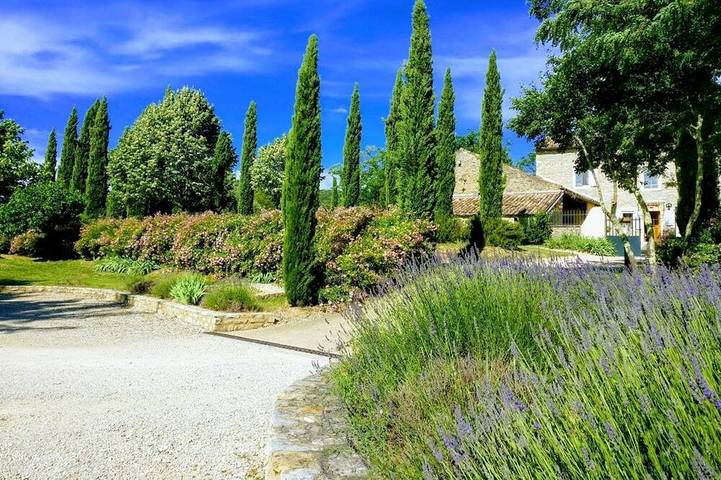 Gîte pour 5 personnes, avec Jacuzzi et Terrasse ainsi que Jardin et Sauna à Lagorce