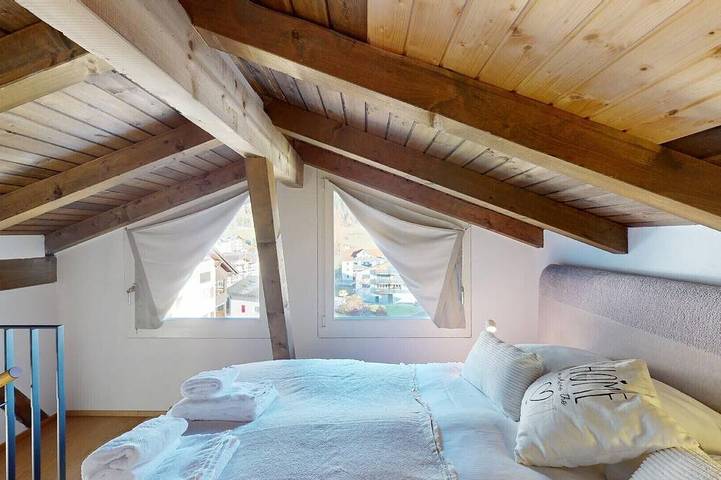 Ganze Wohnung, Maisonette mit Bergblick & Kamin in Lantsch/Lenz, Plessur Alpen