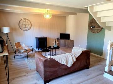 Gîte pour 4 personnes, avec jardin à Landudal