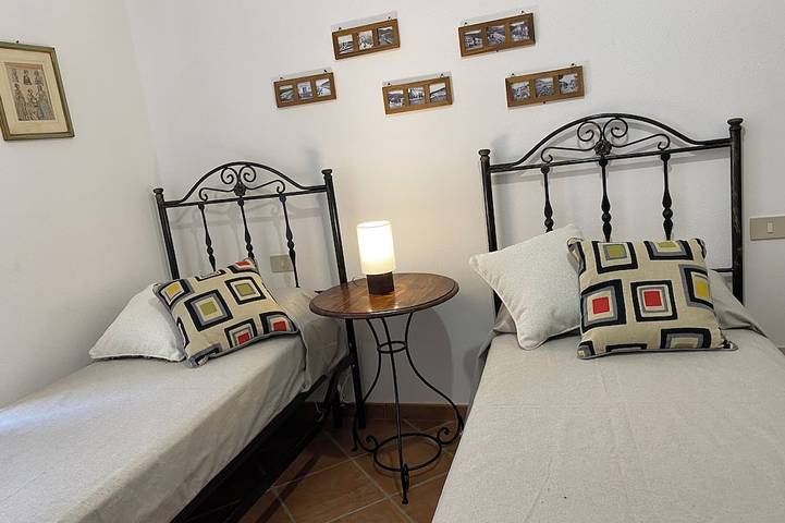 Appartement entier, Villa Oceri, à 900 mètres de la mer, ancienne ferme in Piraino, Province de Messina