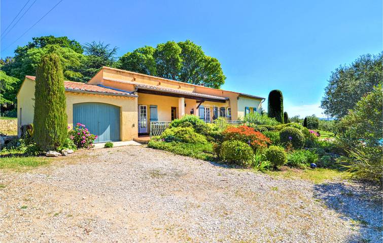 Location de vacances pour 6 personnes, avec terrasse et jardin à Montaren-et-Saint-Médiers