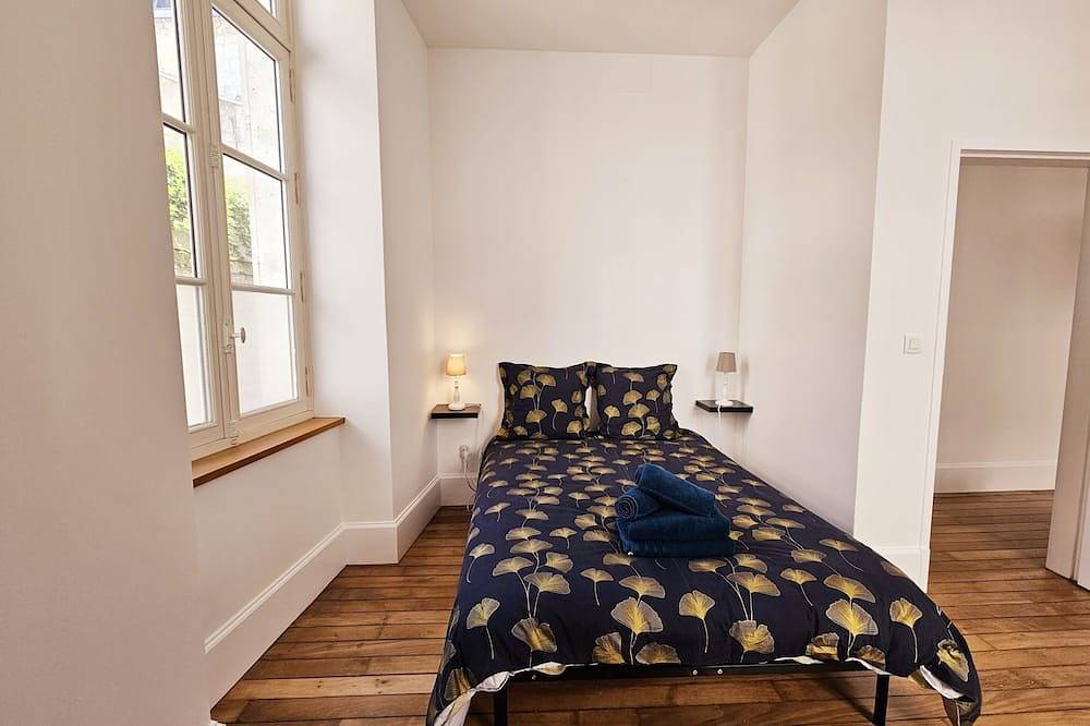 Entire apartment, The quiet and spacious heart of Angoulême in Angoulême, Charente