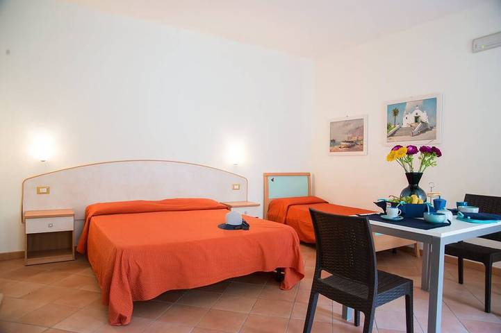 Ferienwohnung für 4 Personen, mit Sauna und Garten sowie Whirlpool und Balkon auf Ischia