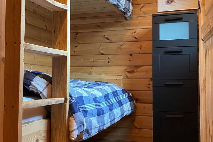 Luxuriöse Stuga am See mit privatem Zugang zum Seeufer, Sauna und Anlegestelle in Jämtland