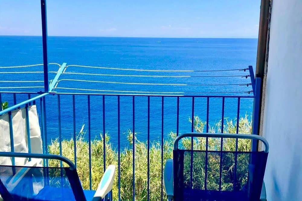 Blue House Sea View in Lipari