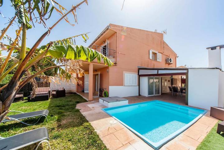 Finca mit Hund für 7 Personen, mit Balkon und Terrasse sowie Garten und Pool in Playa de Muro