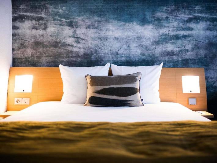 Hôtel pour 3 personnes, avec vue ainsi que piscine et jardin, animaux acceptés