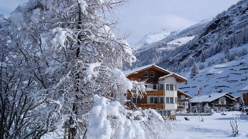 Ferienwohnung für 5 Personen, mit Balkon und Ausblick in Saas-Grund