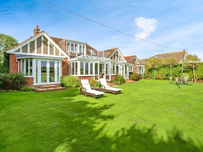 Cottage for 10 people, with garden in Bembridge