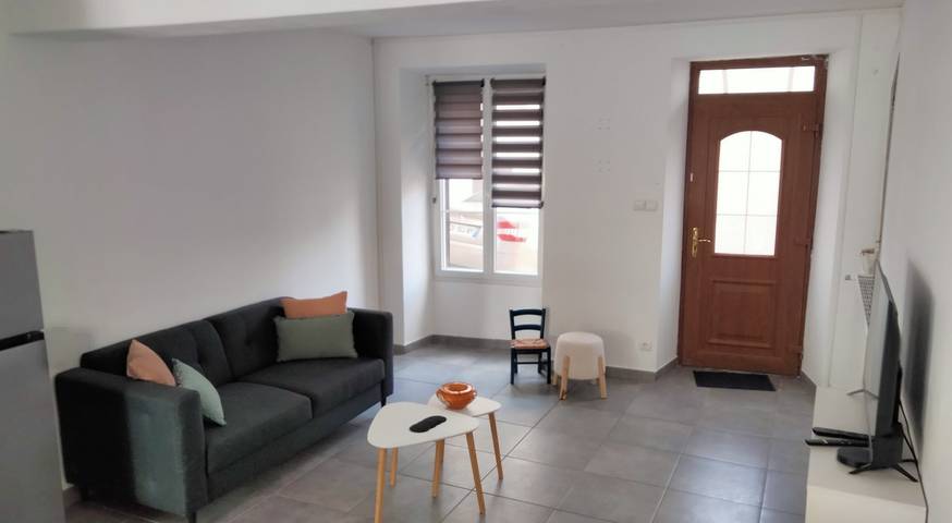 Gîte pour 5 personnes, avec terrasse et jardin