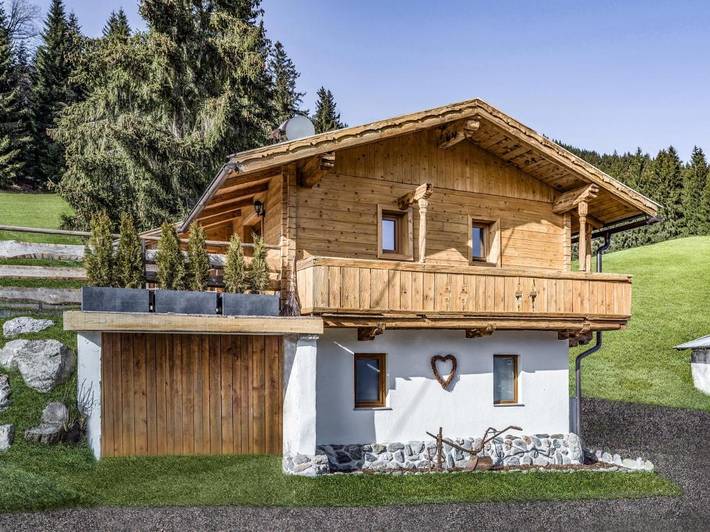 Chalet für 5 Personen, mit Balkon und Terrasse sowie Garten und Ausblick in Kirchberg in Tirol - 2