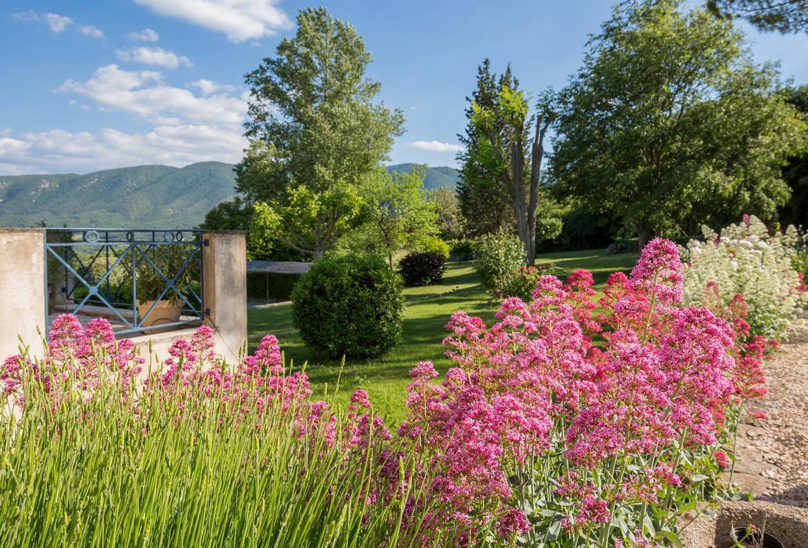 Luberon Heaven in Saint-Martin-de-Castillon, Parc naturel régional du Luberon
