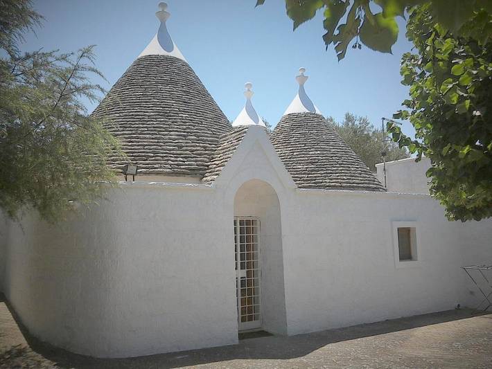 Location de vacances pour 8 personnes, avec Terrasse et Jardin ainsi que Piscine et Vue à Antonelli