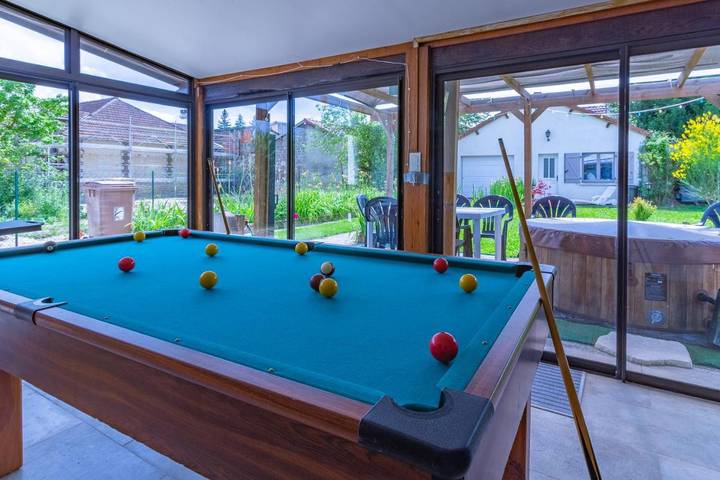 Location de vacances pour 6 personnes, avec Jacuzzi ainsi que Terrasse et Jardin à Sainte-Savine - 4